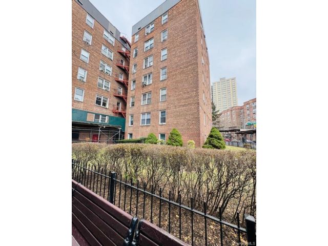  1 BR,  1.00 BTH &nbsp;Other style home in Forest Hills