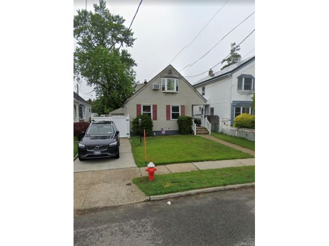 [Westbury Real Estate, listing number 7243261]