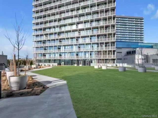  2 BR,  2.00 BTH &nbsp;Other style home in Flushing