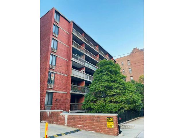 Studio,  1.00 BTH &nbsp;Other style home in Flushing