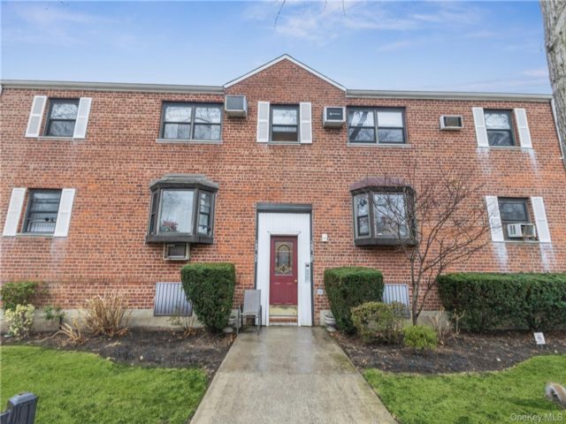 [Howard Beach Real Estate, listing number 7243320]