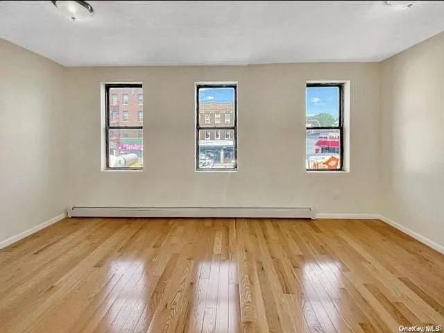  3 BR,  1.00 BTH &nbsp;Traditional style home in Jamaica