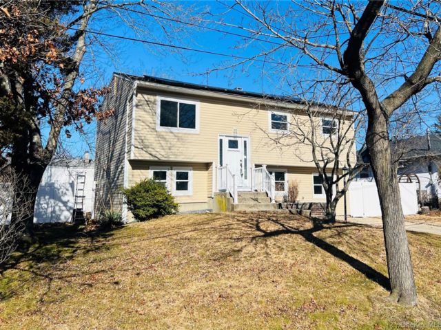 [Selden Real Estate, listing number 7243398]