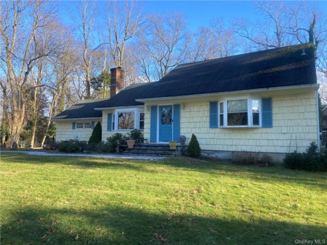  3 BR,  2.00 BTH &nbsp;Cape cod style home in Setauket