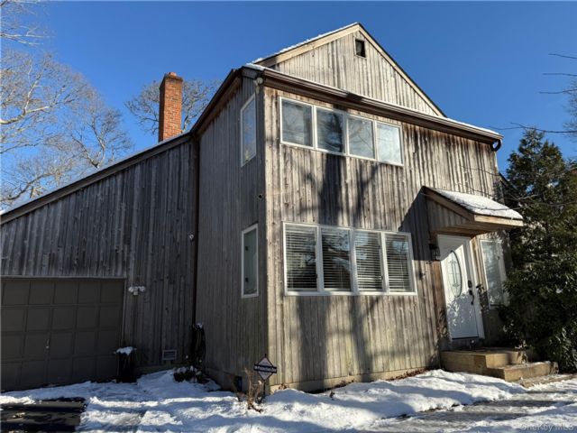  3 BR,  2.00 BTH &nbsp;Colonial style home in Hampton Bays