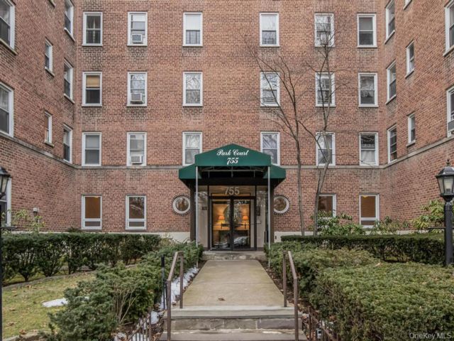  2 BR,  1.00 BTH &nbsp;Other style home in Bronxville