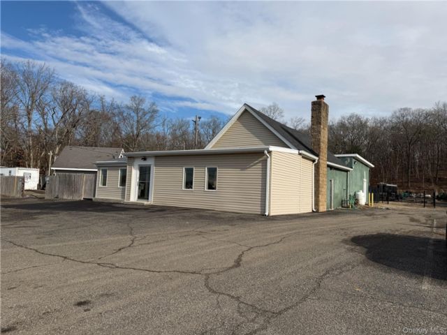 [Middle Island Real Estate, listing number 7243638]