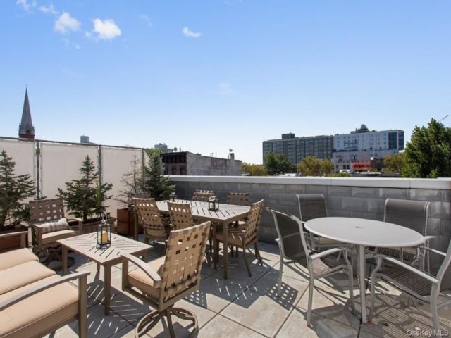  2 BR,  2.00 BTH &nbsp;Other style home in Long Island City