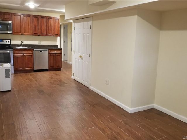  1 BR,  1.00 BTH &nbsp;Other style home in Selden