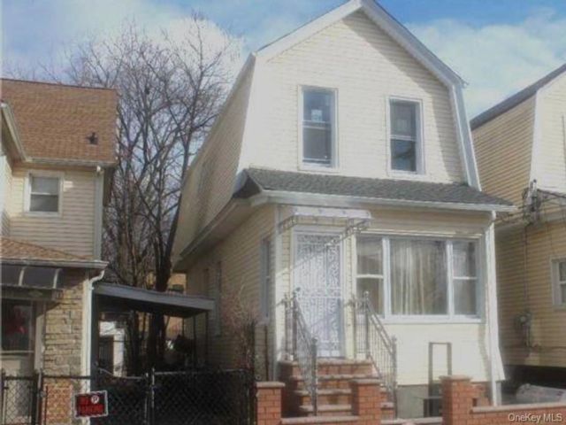  4 BR,  3.00 BTH &nbsp;Other style home in Jamaica