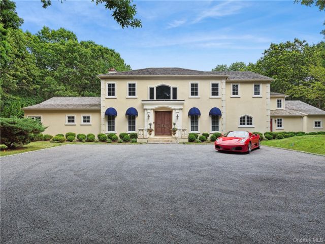 8 BR,  9.00 BTH &nbsp;Mediterranean style home in East Hampton