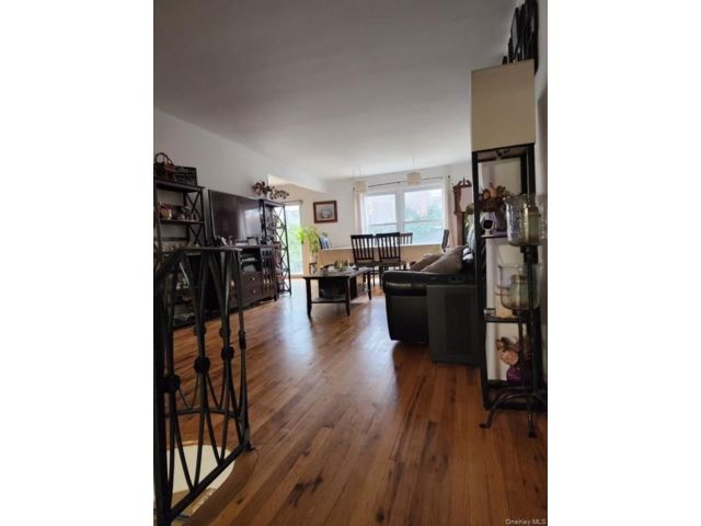 [Bayside Real Estate, listing number 7243971]