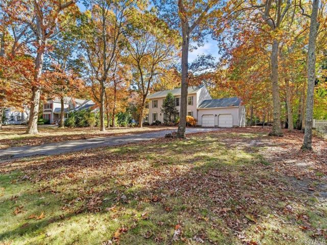  4 BR,  3.00 BTH &nbsp;Colonial style home in Eastport