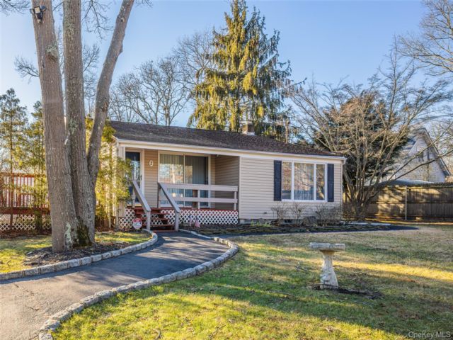 [Mastic Real Estate, listing number 7244103]