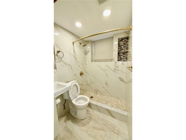  1 BR,  1.00 BTH &nbsp;Colonial style home in East Elmhurst