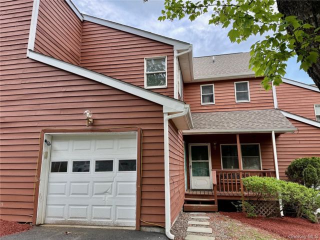  3 BR,  3.00 BTH &nbsp;House style home in Ellenville