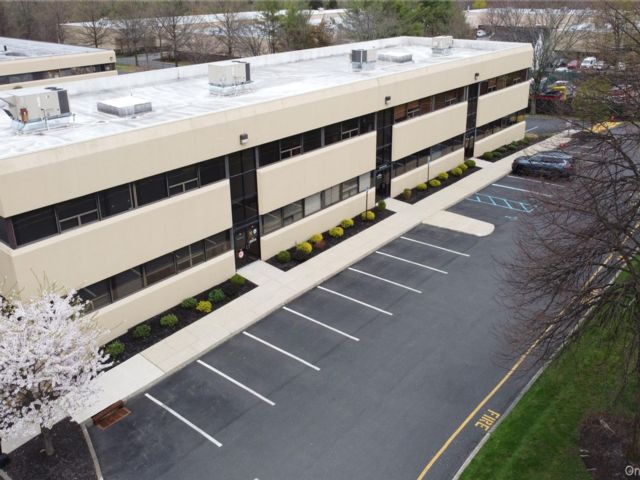 Studio,  0.00 BTH &nbsp;Commercial style home in Chestnut Ridge