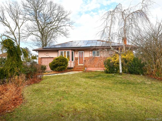 [North Babylon Real Estate, listing number 7244231]