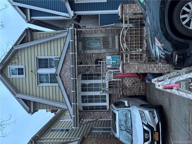  4 BR,  3.00 BTH &nbsp;Traditional style home in Richmond Hill