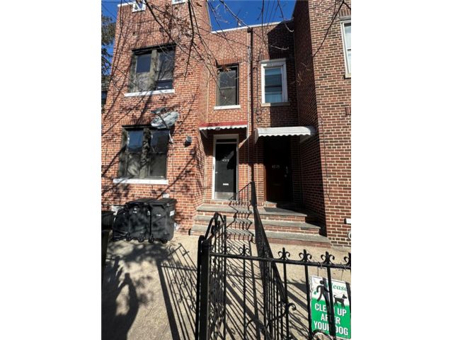  2 BR,  1.00 BTH &nbsp;Traditional style home in Astoria