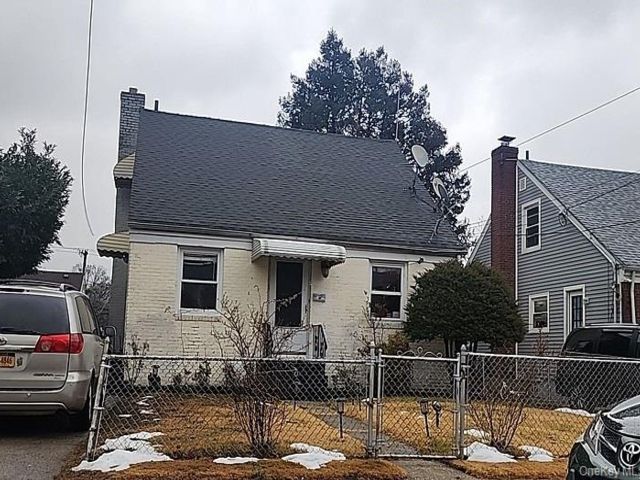 [Uniondale Real Estate, listing number 7244741]