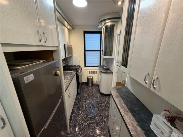  2 BR,  1.00 BTH &nbsp;Other style home in Rego Park