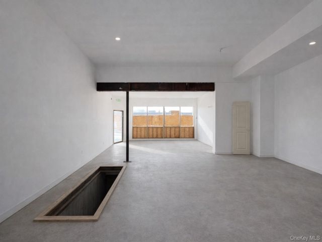 [PHOTO]