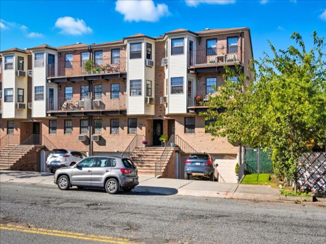 [Howard Beach Real Estate, listing number 7244917]