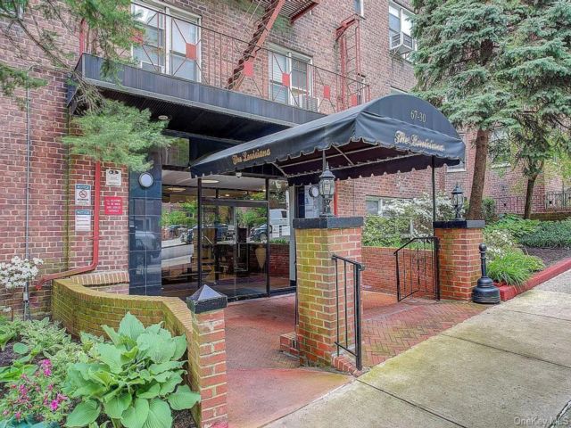  1 BR,  1.00 BTH &nbsp;Other style home in Forest Hills