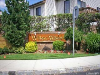  2 BR,  3.00 BTH &nbsp;Condo style home in Wantagh