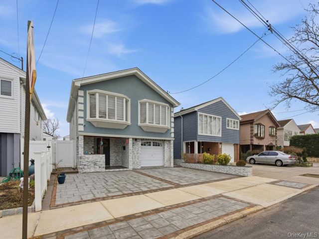 [Howard Beach Real Estate, listing number 7245413]