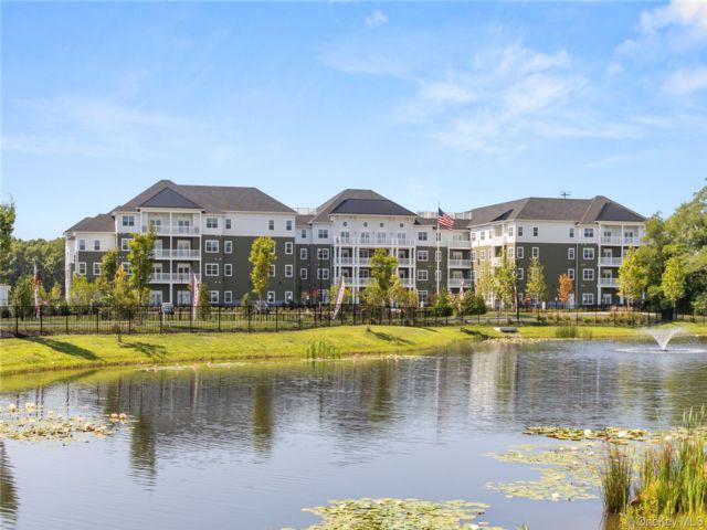  2 BR,  2.00 BTH &nbsp;Garden style home in Oakdale