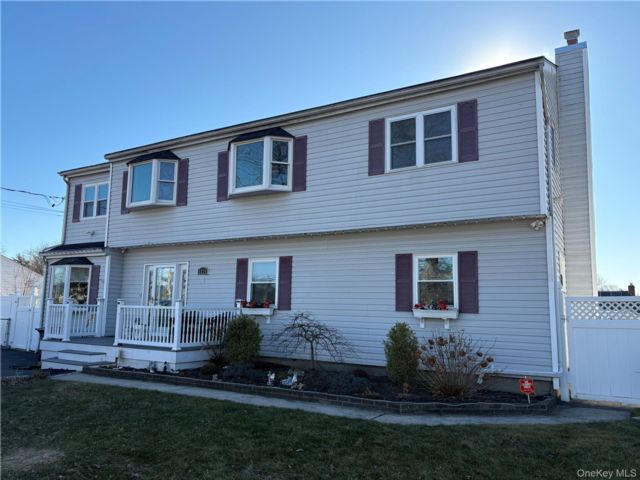 [North Babylon Real Estate, listing number 7245465]