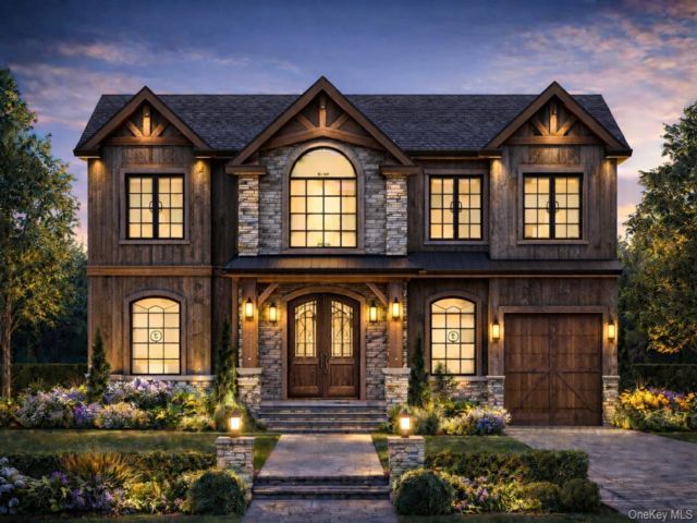  5 BR,  5.00 BTH &nbsp;Colonial style home in Levittown