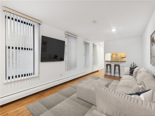  2 BR,  1.00 BTH &nbsp;Mid rise style home in New York (manhattan)