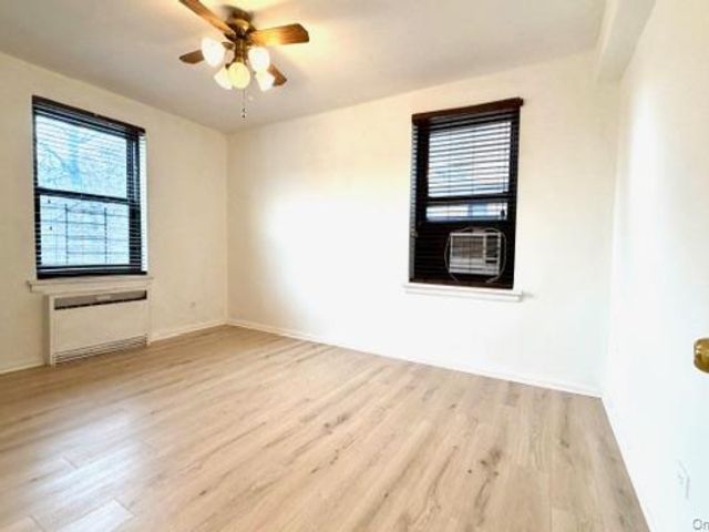  2 BR,  1.00 BTH &nbsp;Other style home in Bayside
