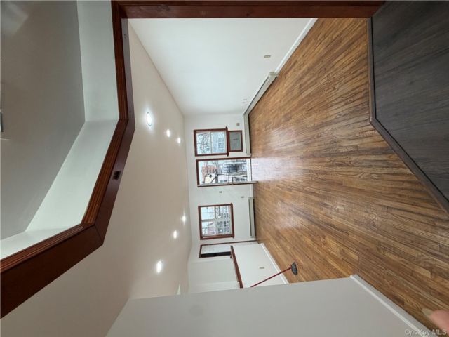  3 BR,  2.00 BTH &nbsp;Other style home in Jamaica