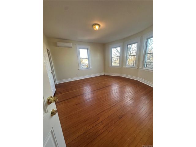  3 BR,  1.00 BTH &nbsp;Other style home in New Rochelle