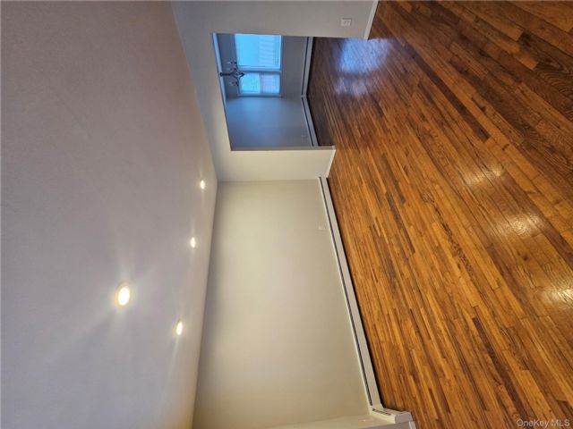  3 BR,  2.00 BTH &nbsp;Other style home in Farmingdale