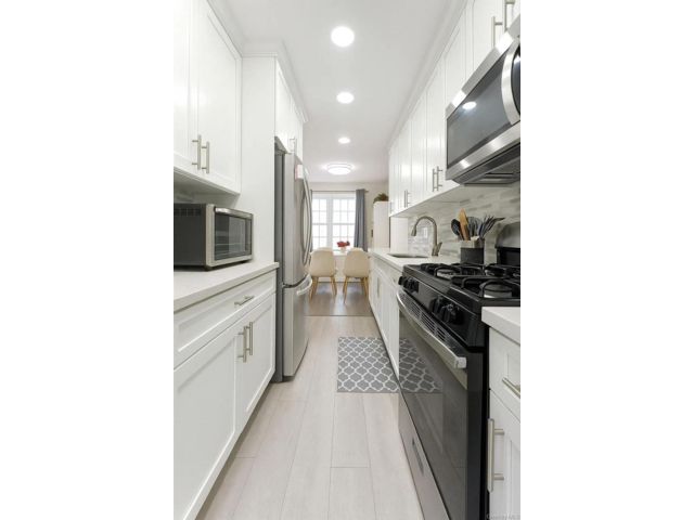 [Howard Beach Real Estate, listing number 7245650]