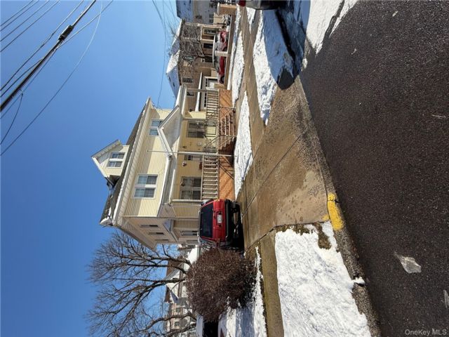  6 BR,  4.00 BTH &nbsp;Colonial style home in Hollis