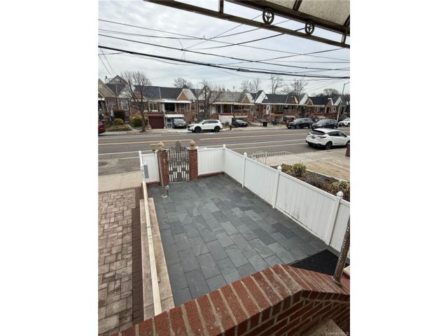  2 BR,  2.00 BTH &nbsp;Colonial style home in Elmhurst