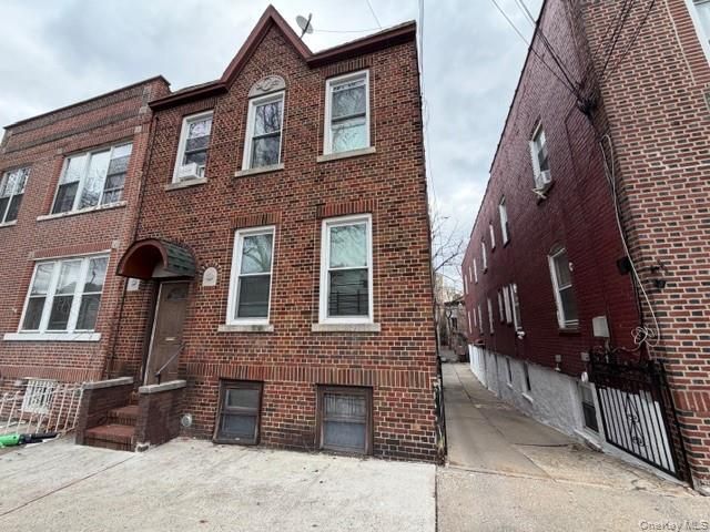  5 BR,  2.00 BTH &nbsp;House style home in Pilgrim