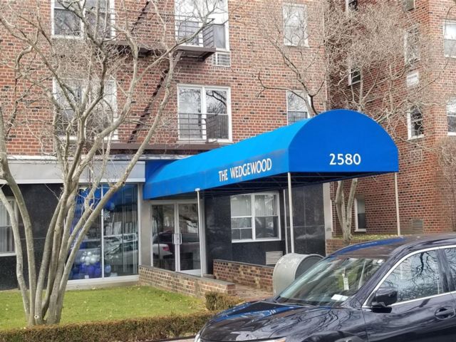  1 BR,  1.00 BTH &nbsp;Mid-century mod style home in Brighton Beach