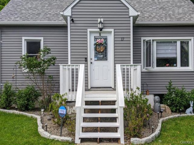  3 BR,  1.00 BTH &nbsp;Cape cod style home in Monticello