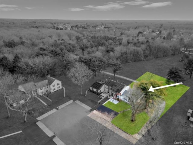  2 BR,  1.00 BTH &nbsp;Other style home in Coram