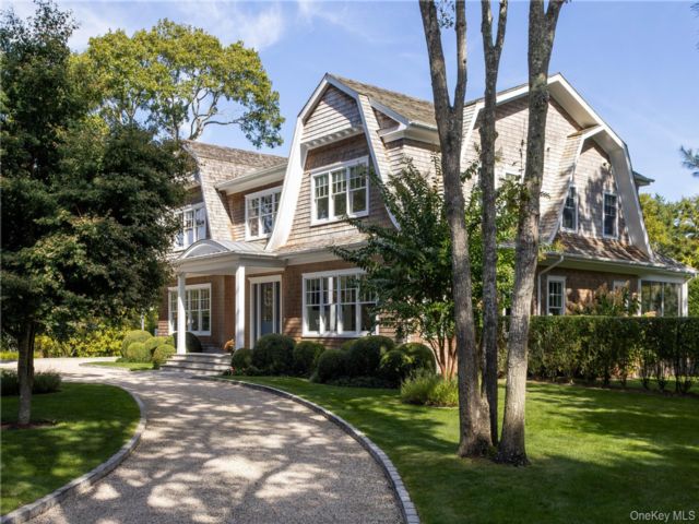  5 BR,  9.00 BTH &nbsp;Estate style home in Westhampton Beach