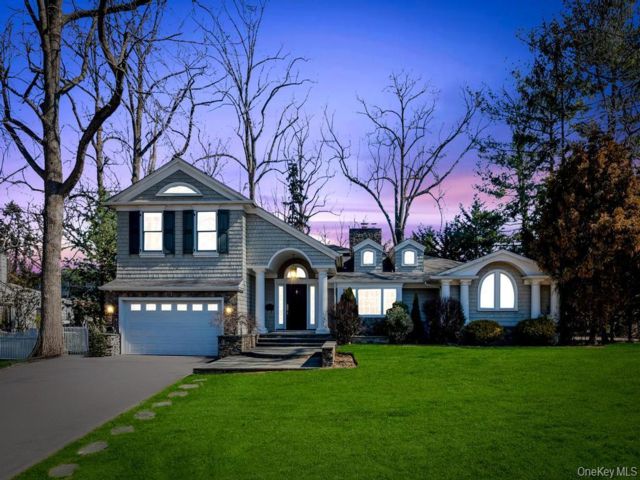  5 BR,  5.00 BTH &nbsp;Exp ranch style home in Great Neck