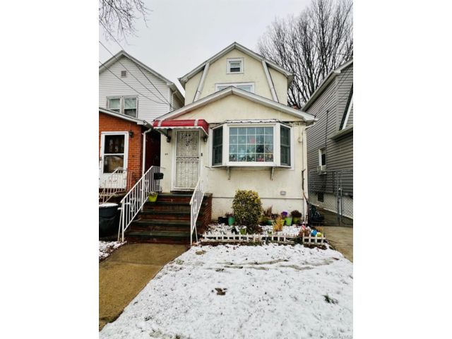  1 BR,  1.00 BTH &nbsp;Other style home in Forest Hills