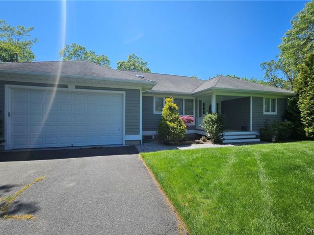  5 BR,  3.00 BTH &nbsp;Ranch style home in Westhampton Beach